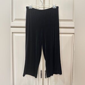 Chicos Black Women's Gaucho Pants